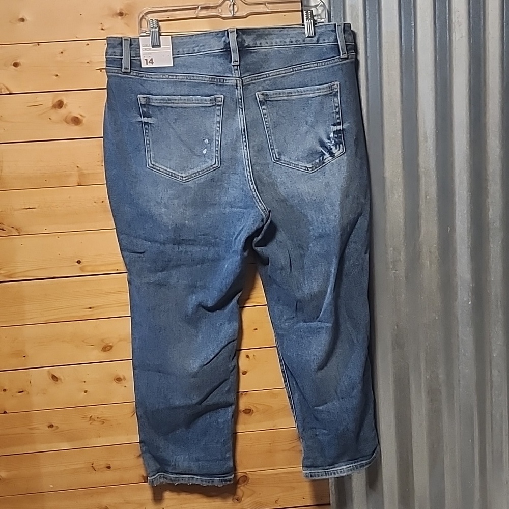 Lane Bryant Jeans Size 14 NWT Girlfriend Crop Mid Rise Distressed